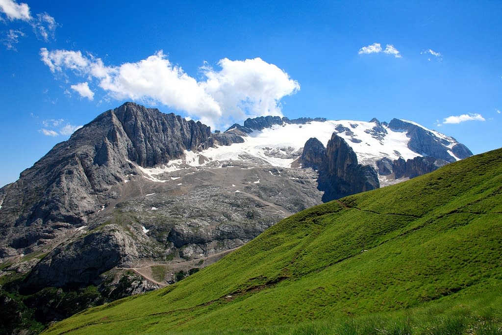 marmolada vista dal passo padon
